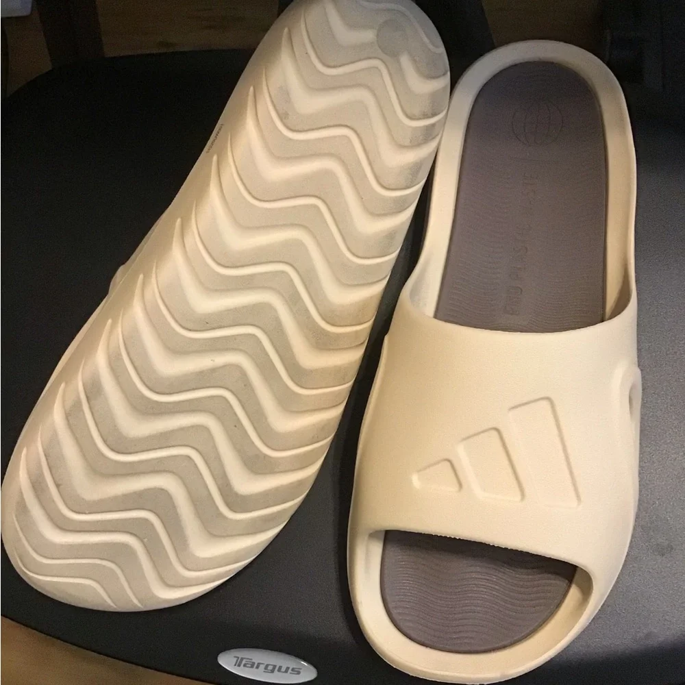 ADIDAS Eco Adicane Slide Sandals